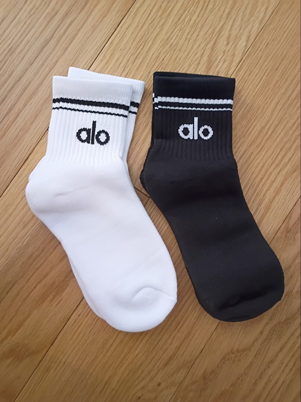 ALO Yoga Black and White Half Crew Socks